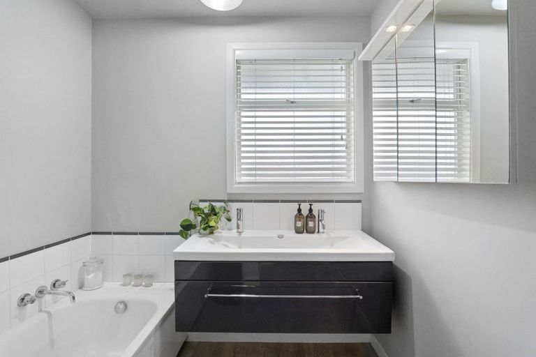 Photo of property in 209 Ilam Road, Ilam, Christchurch, 8041