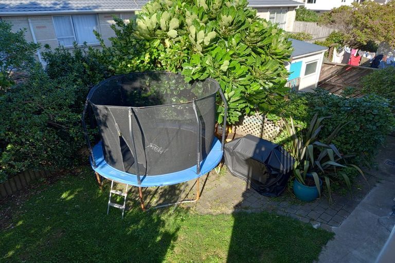 Photo of property in 8a Beach Road, Titahi Bay, Porirua, 5022