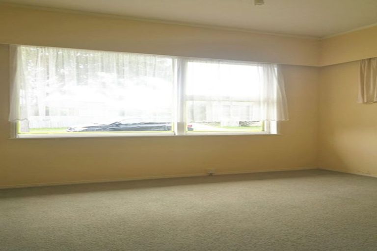 Photo of property in 1/2 Yacht Place, Bucklands Beach, Auckland, 2012