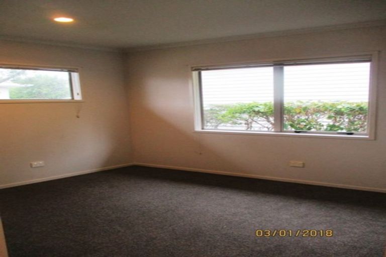 Photo of property in 19 Waitaki Street, Henderson, Auckland, 0612