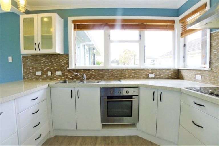 Photo of property in 88 Swaffield Road, Papatoetoe, Auckland, 2025