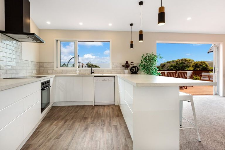 Photo of property in 67 Renown Road, Raumati South, Paraparaumu, 5032