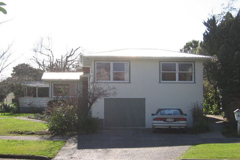 Photo of property in 15 Surrey Crescent, Hokowhitu, Palmerston North, 4410