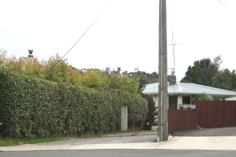 Photo of property in 2/14 Webb Place, Forrest Hill, Auckland, 0620
