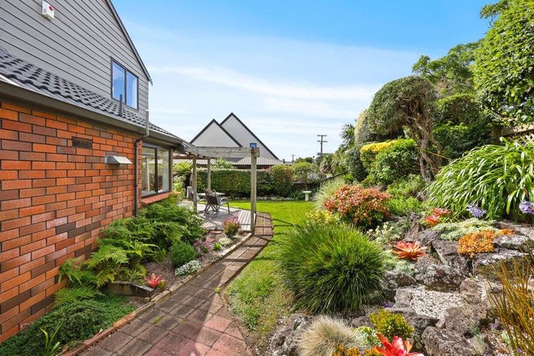Photo of property in 2/1a Basilton Close, Bucklands Beach, Auckland, 2012