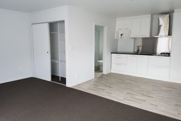 Photo of property in 20 Waterlea Avenue, Mangere Bridge, Auckland, 2022