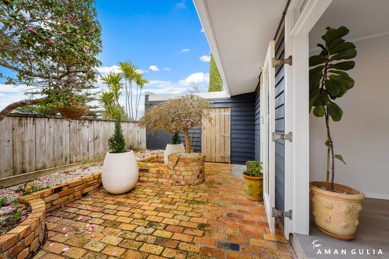Photo of property in 4 Gladys Avenue, Glenfield, Auckland, 0629