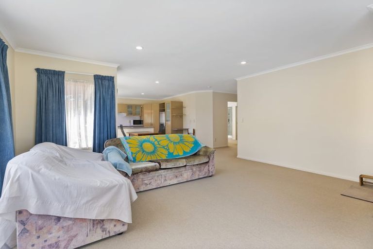 Photo of property in 2 Erne Crescent, East Tamaki, Auckland, 2016