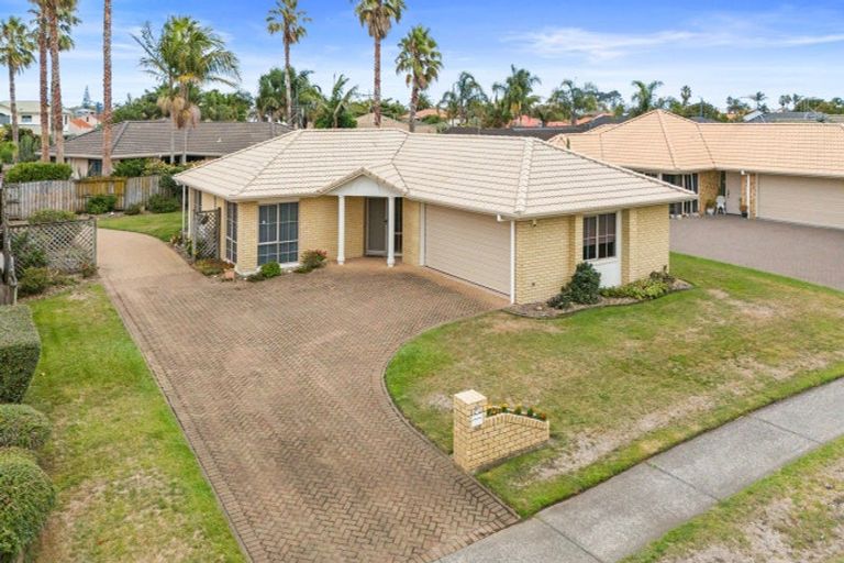 Photo of property in 69 Gravatt Road, Papamoa Beach, Papamoa, 3118