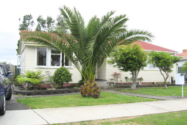 Photo of property in 16 Corsair Crescent, Mangere, Auckland, 2022