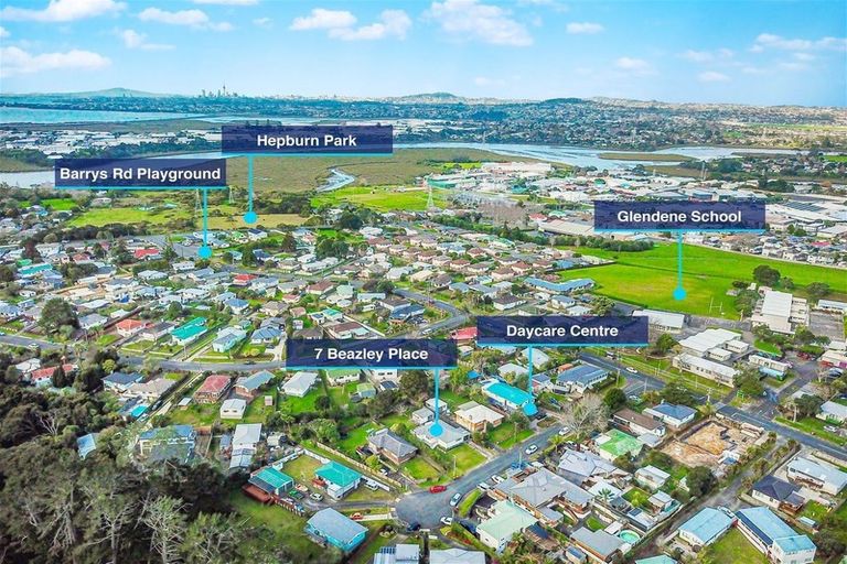 Photo of property in 7 Beazley Place, Glendene, Auckland, 0602