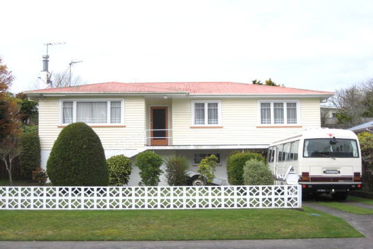 Photo of property in 69 Awanui Street, Merrilands, New Plymouth, 4312