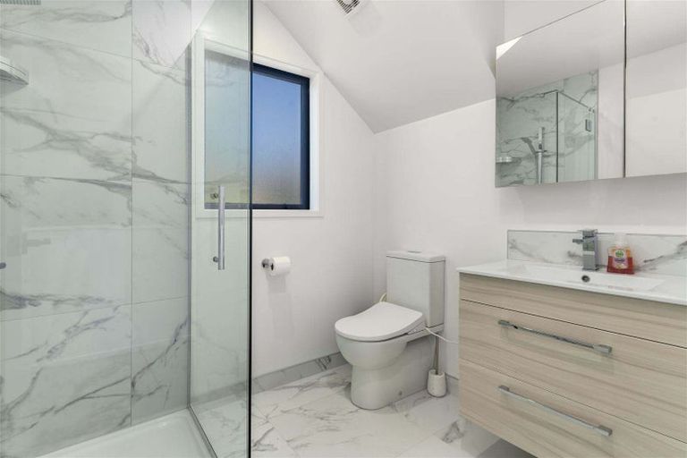 Photo of property in 2/137 View Road, Sunnyvale, Auckland, 0612