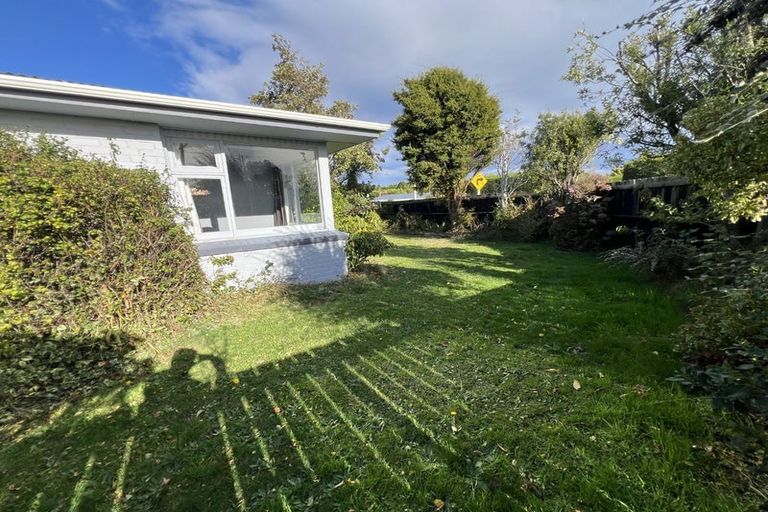 Photo of property in 2 Robert Street, Otatara, Invercargill, 9879