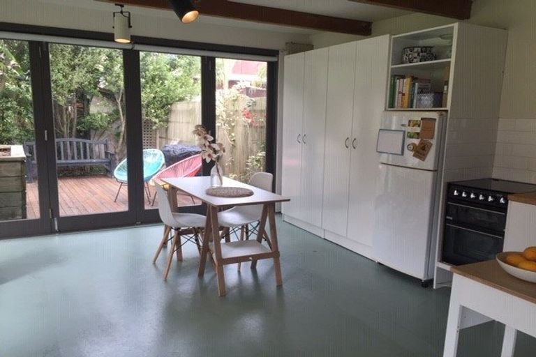 Photo of property in 130 Western Springs Road, Morningside, Auckland, 1022