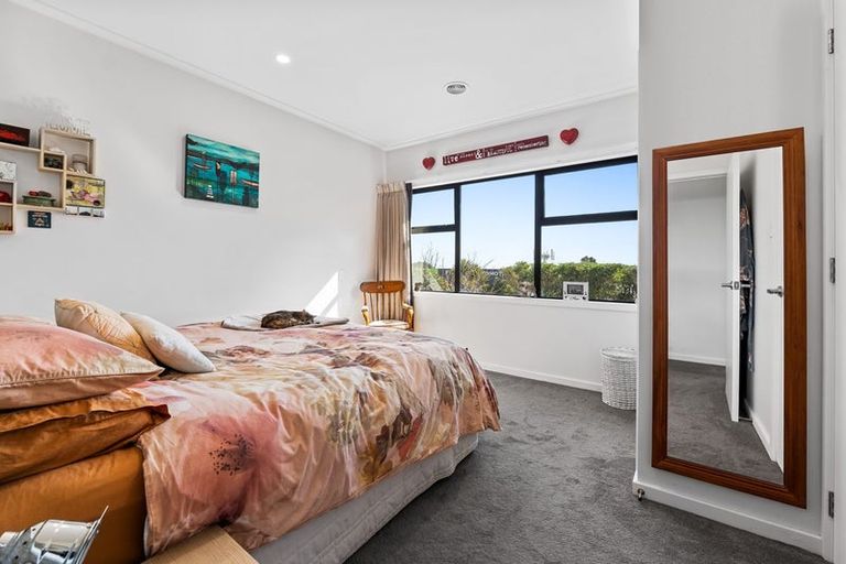 Photo of property in 482 Devon Street East, Strandon, New Plymouth, 4312