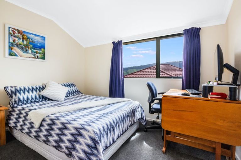 Photo of property in 138 Woodman Drive, Tawa, Wellington, 5028