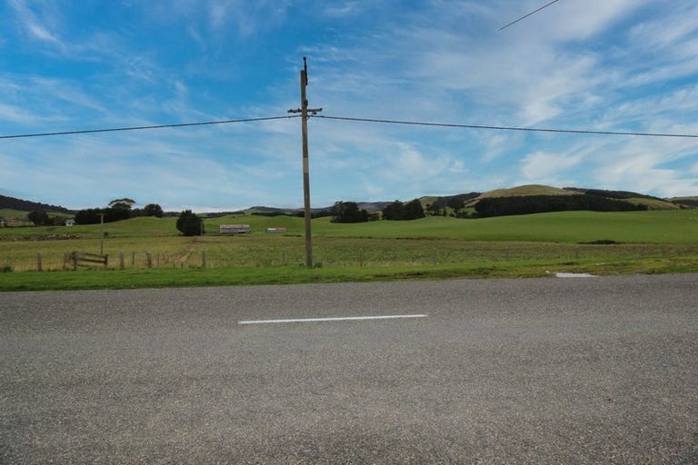 Photo of property in 26 Tokanui-haldane Road, Tokanui, 9884