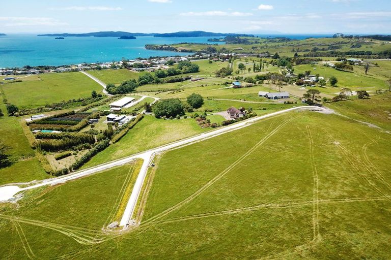 Photo of property in 51 Goodall Road, Snells Beach, 0920