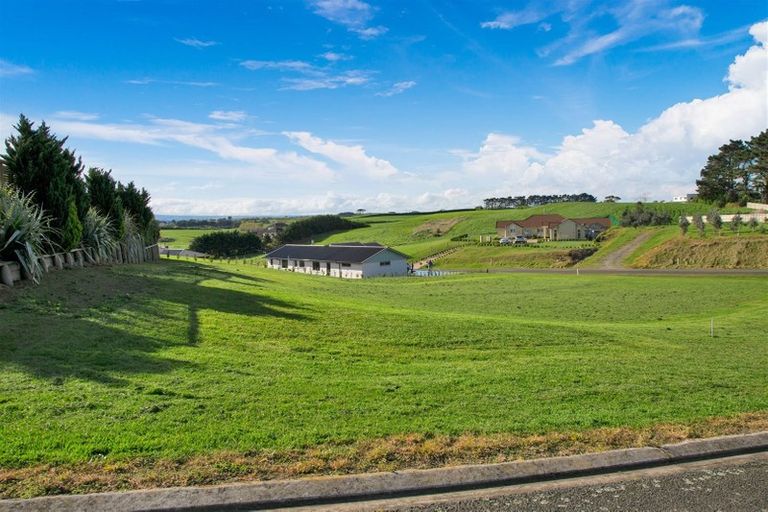 Photo of property in 1 Larlin Heights, Hawera, 4675