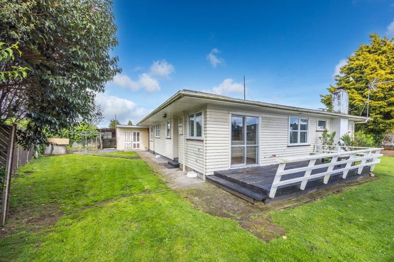 Photo of property in 16 Thornton Place, Melville, Hamilton, 3206