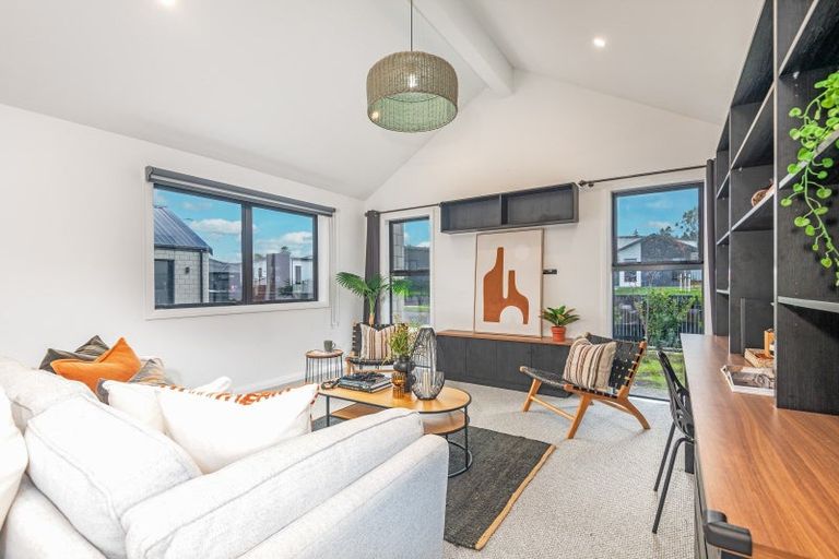 Photo of property in 32 Ashford Avenue, Hokowhitu, Palmerston North, 4410