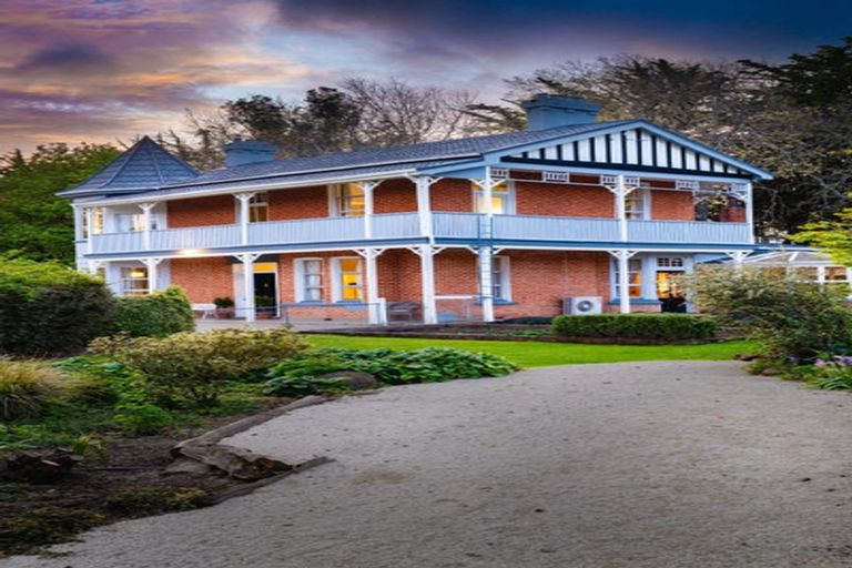 Photo of property in 108 Limeworks Road, Circle Hill, Milton, 9291