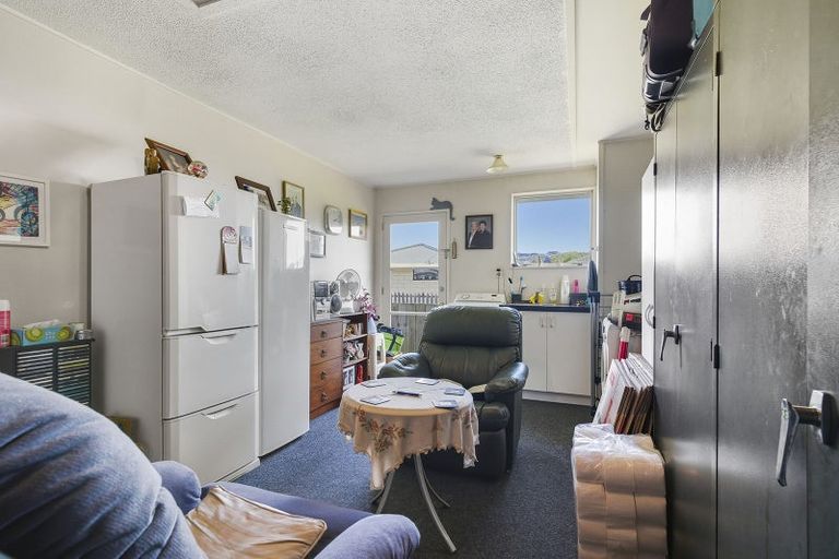 Photo of property in 4/217 Oxford Street, South Dunedin, Dunedin, 9012