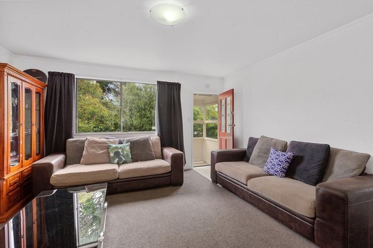 Photo of property in 1/29 Ludlow Terrace, Totara Vale, Auckland, 0627