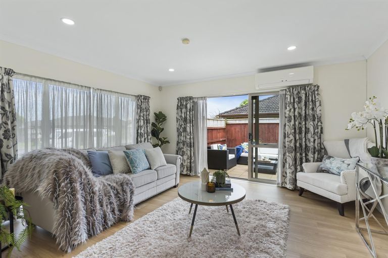 Photo of property in 48 Blackwood Drive, Wattle Downs, Auckland, 2103