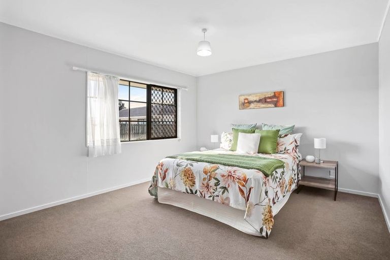 Photo of property in 1/20 Sturges Road, Henderson, Auckland, 0612