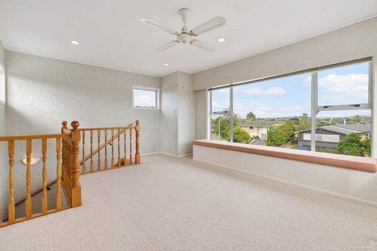 Photo of property in 4 The Anchorage, Sunnyhills, Auckland, 2010