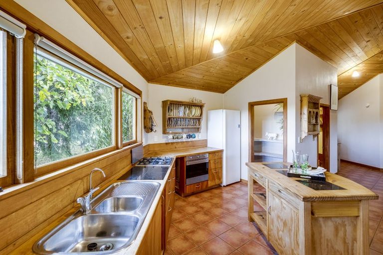 Photo of property in 565 Maraetotara Road, Maraetotara, Havelock North, 4294