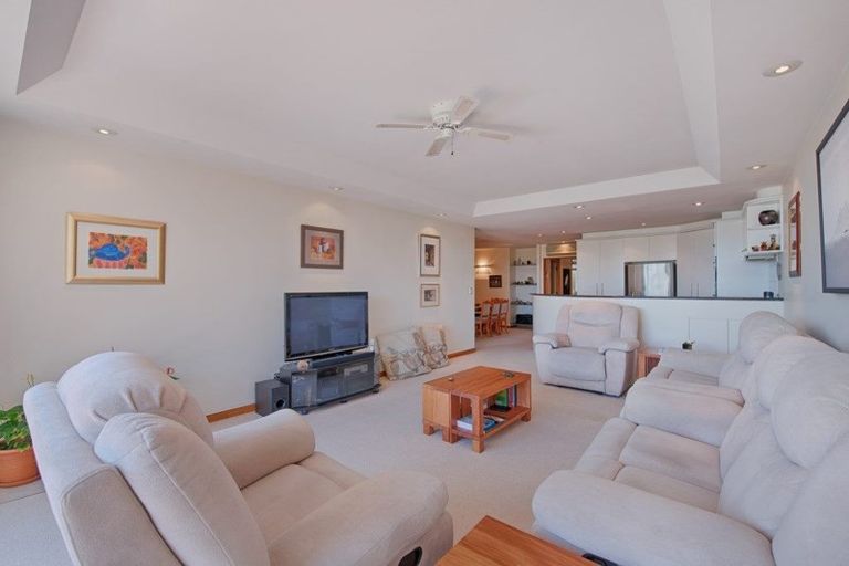 Photo of property in The Sands Apartments, 10/47 The Strand, Takapuna, Auckland, 0622