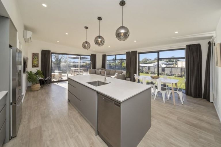 Photo of property in 2 Piper Way, Glen Avon, New Plymouth, 4312