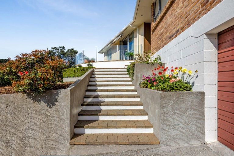 Photo of property in 42 Seaview Road, Marfell, New Plymouth, 4310