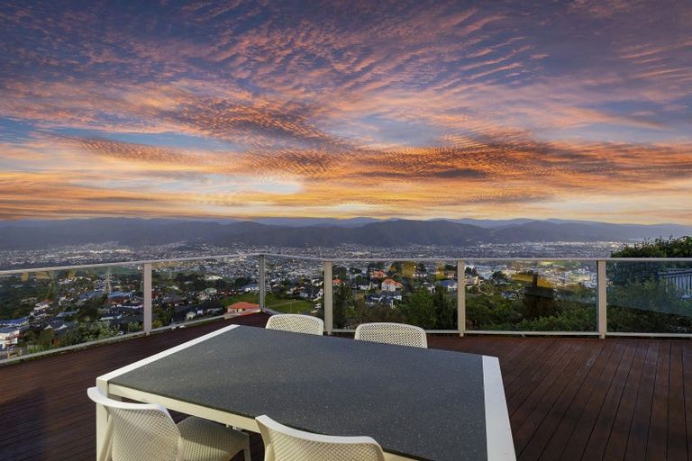 Photo of property in 34 Arahiwi Grove, Tirohanga, Lower Hutt, 5010