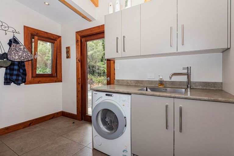 Photo of property in 114 Hay Road, Helena Bay, Hikurangi, 0184