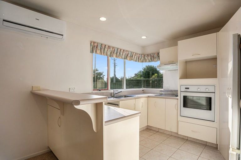 Photo of property in 1/32 Park Road, Glenfield, Auckland, 0629