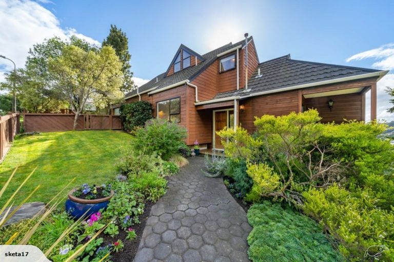 Photo of property in 9 Dunleith Grove, Silverstream, Upper Hutt, 5019