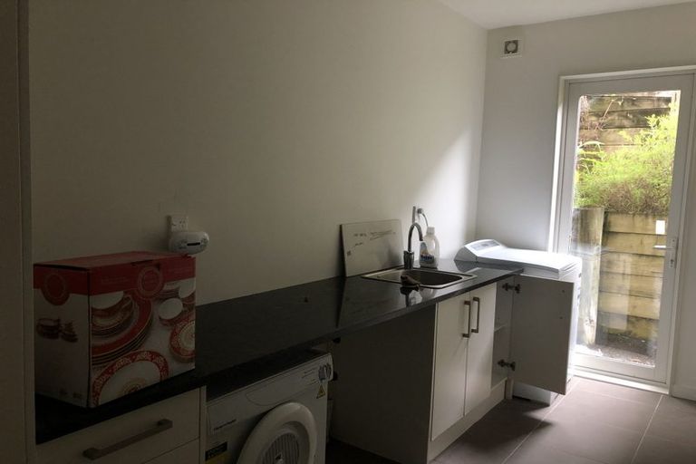 Photo of property in 14 Hilton Close, Fairview Heights, Auckland, 0632