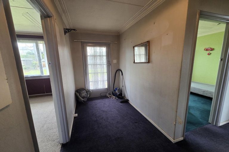 Photo of property in 221 Clyde Street, Balclutha, 9230