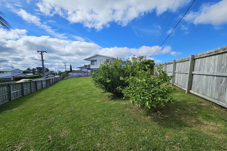 Photo of property in 1 Tindalls Bay Road, Tindalls Beach, Whangaparaoa, 0930