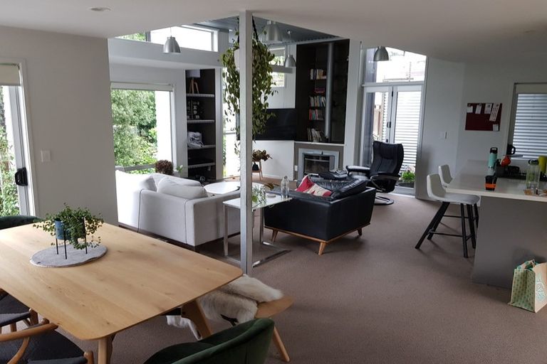 Photo of property in 6 Glentui Grove, Khandallah, Wellington, 6035