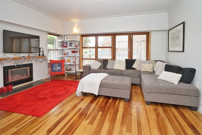 Photo of property in 300 Cambridge Road, Hillcrest, Hamilton, 3216