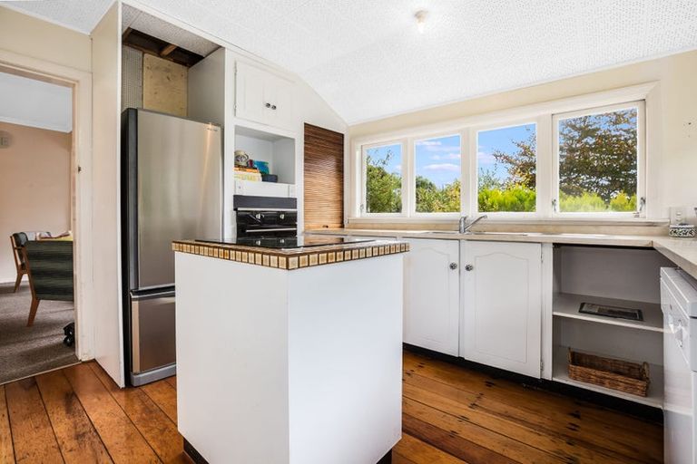 Photo of property in 49 Rona Street, Eastbourne, Lower Hutt, 5013