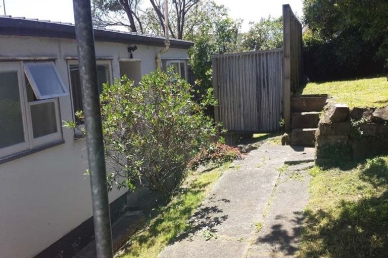 Photo of property in 1 Kinghorne Street, Strathmore Park, Wellington, 6022