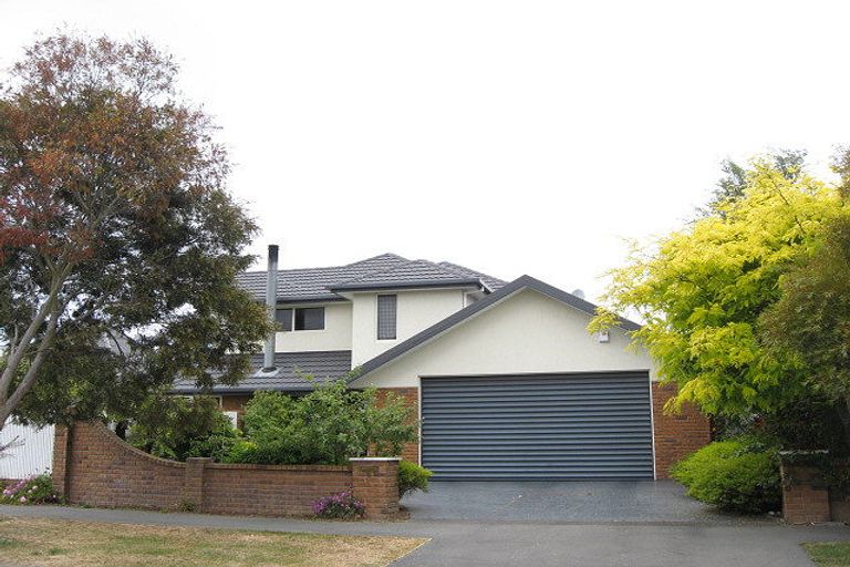 Photo of property in 4 Millcroft Place, Parklands, Christchurch, 8083
