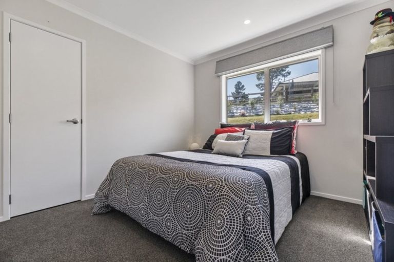 Photo of property in 22b Sunnyvale Road, Swanson, Auckland, 0614