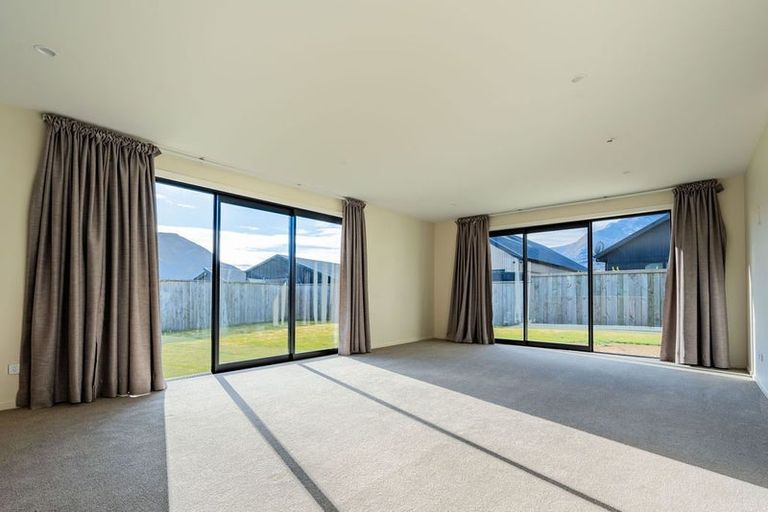 Photo of property in 10 Ward Street, Jacks Point, Queenstown, 9371